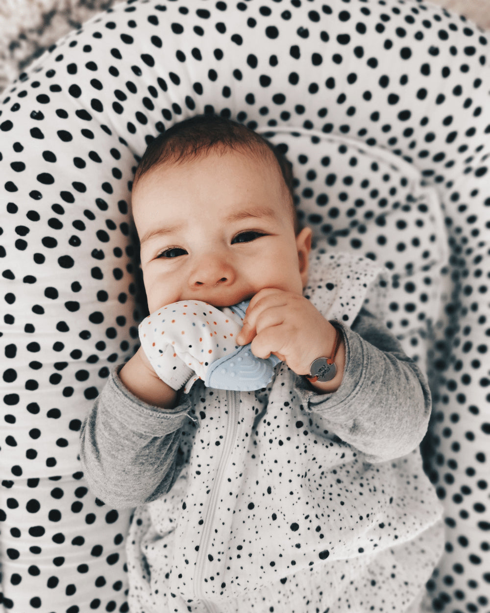 Baby nest cu bază detașabilă Velvet Dots