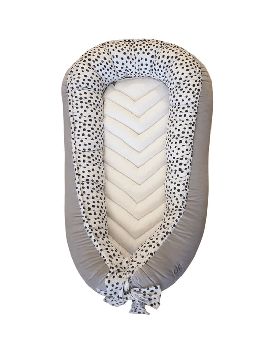 Baby nest cu bază detașabilă Velvet Dots